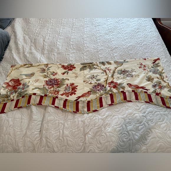 Waverly Charleston Chirp window valance set of 2 EUC - Picture 1 of 6